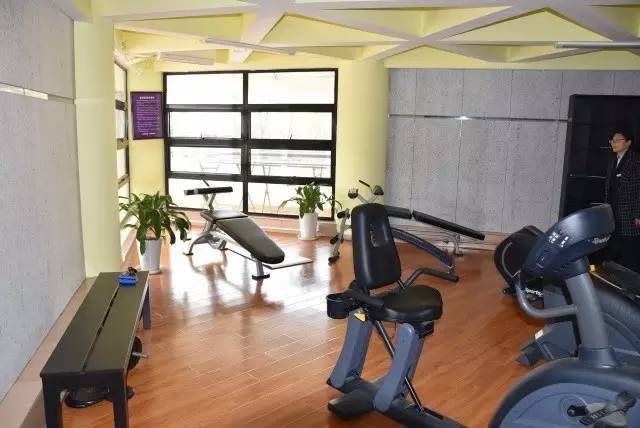 宿舍樓里的健身房與活動室 | 揭秘清華大學公共空間的健身與休閑圖景